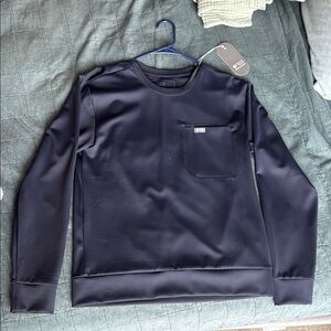 Figs Men's FORMx Relaxed Crew Neck Long Sleeve Scrub Top